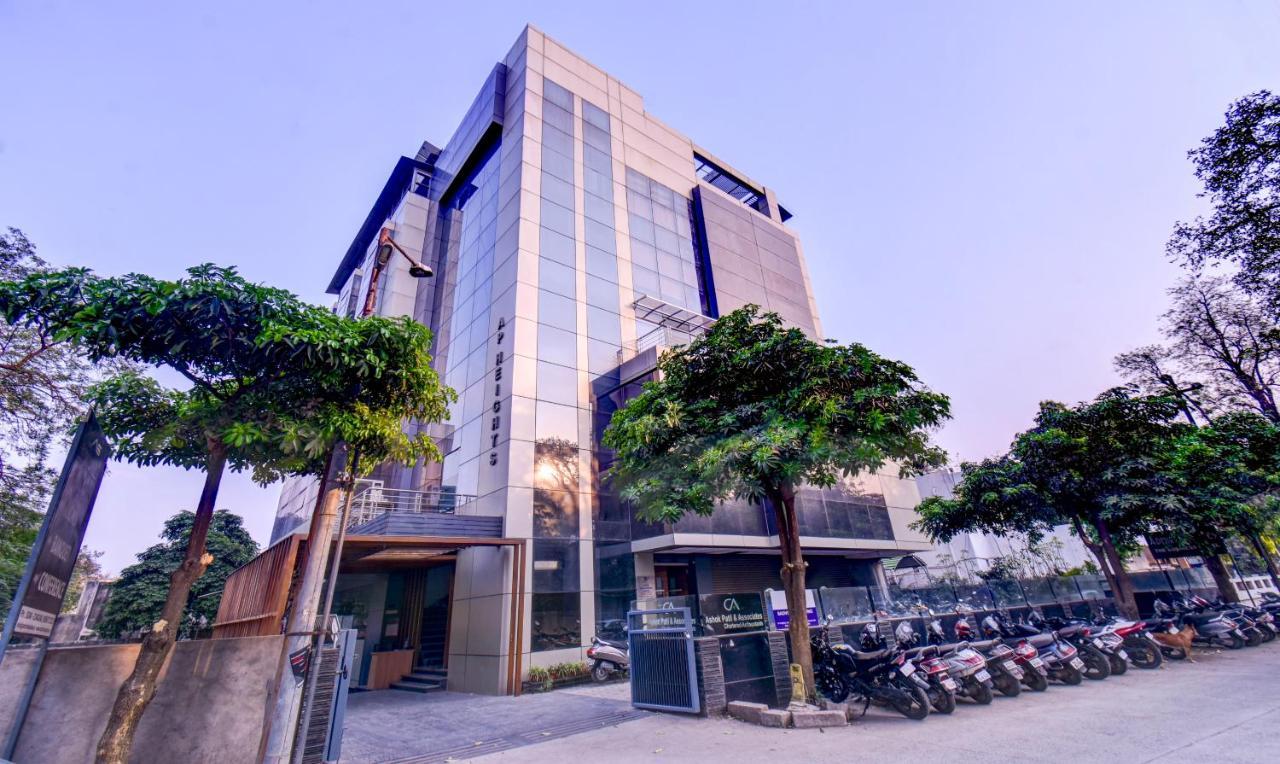 Treebo Admiral Suites New Usmanpura Aurangabad  Buitenkant foto