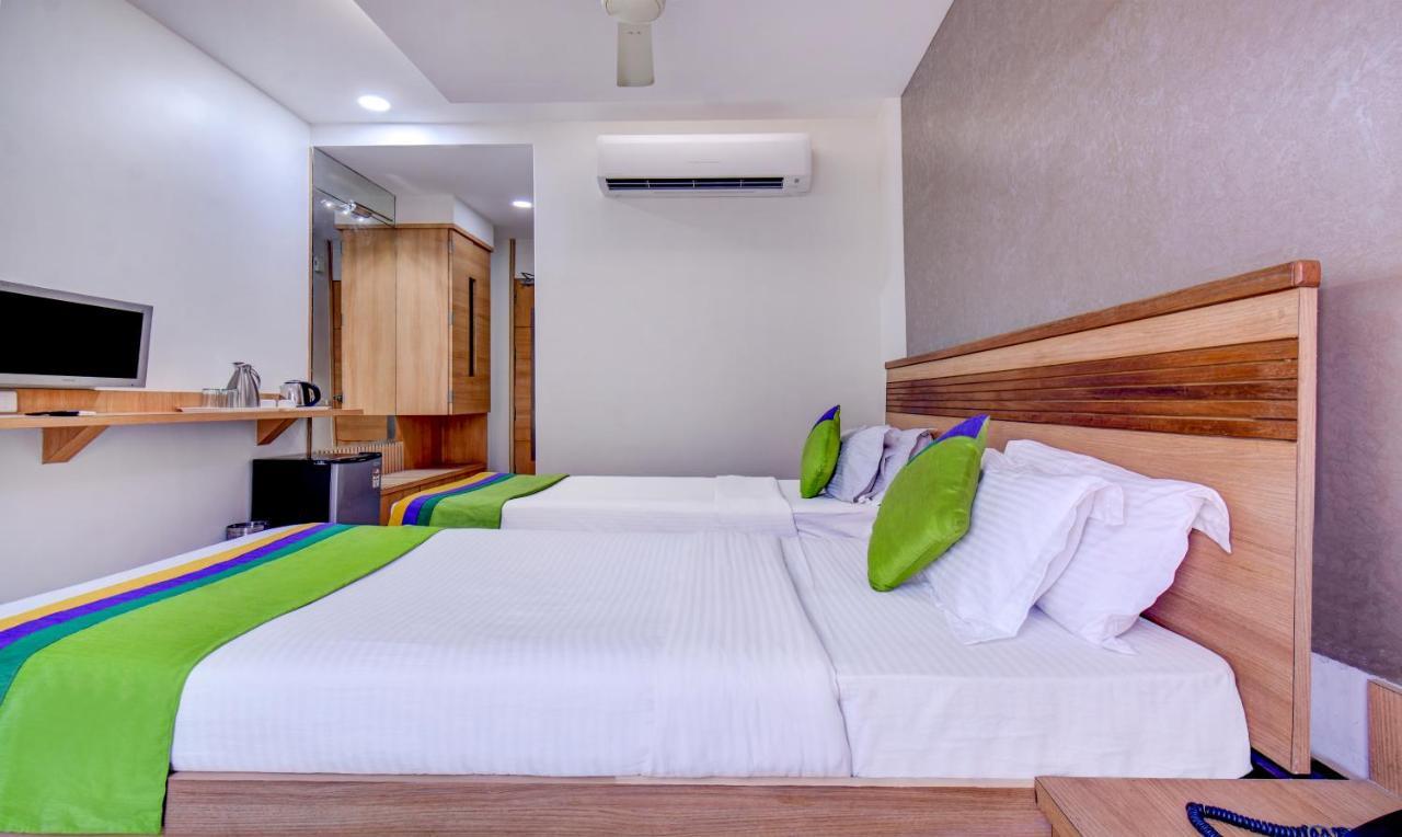 Treebo Admiral Suites New Usmanpura Aurangabad  Buitenkant foto