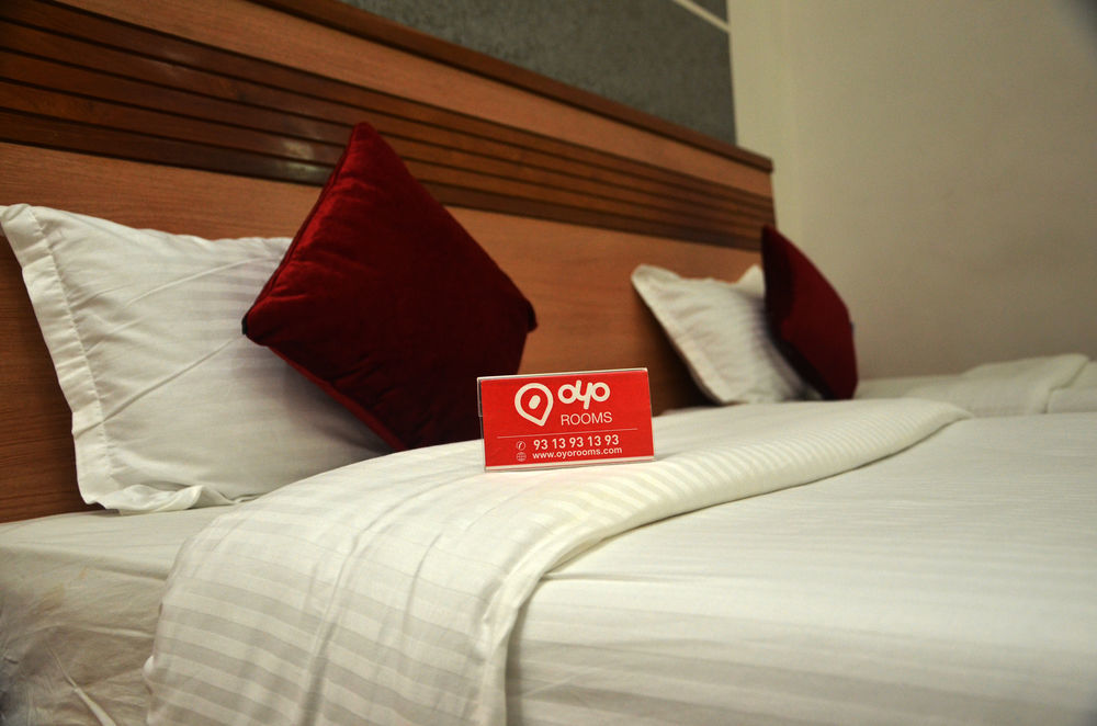 Treebo Admiral Suites New Usmanpura Aurangabad  Buitenkant foto