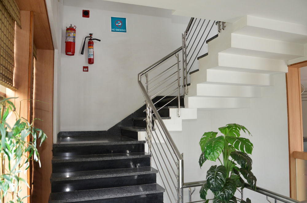 Treebo Admiral Suites New Usmanpura Aurangabad  Buitenkant foto