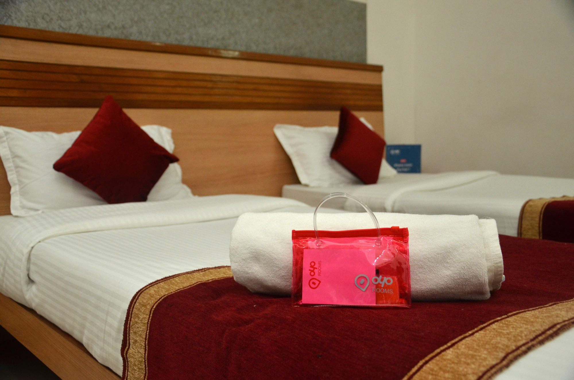Treebo Admiral Suites New Usmanpura Aurangabad  Buitenkant foto